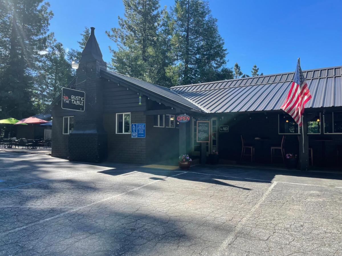 Hotel Sierra Woods